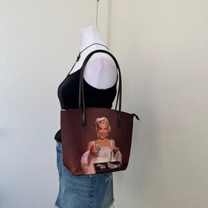 Brown Tote Bag with Iconic Print Marilyn